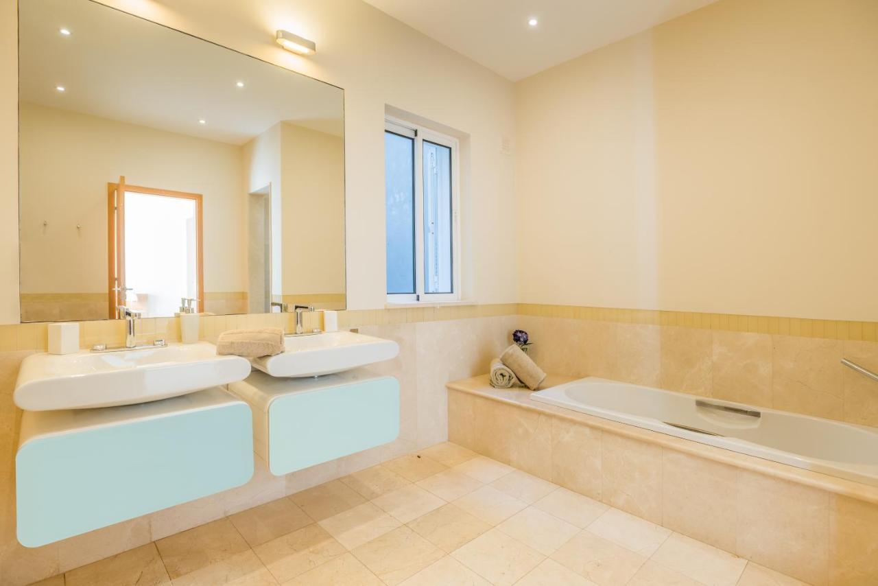פונשל Villa La Terrasse Palheiro Village With Private Pool By Hr Madeira מראה חיצוני תמונה